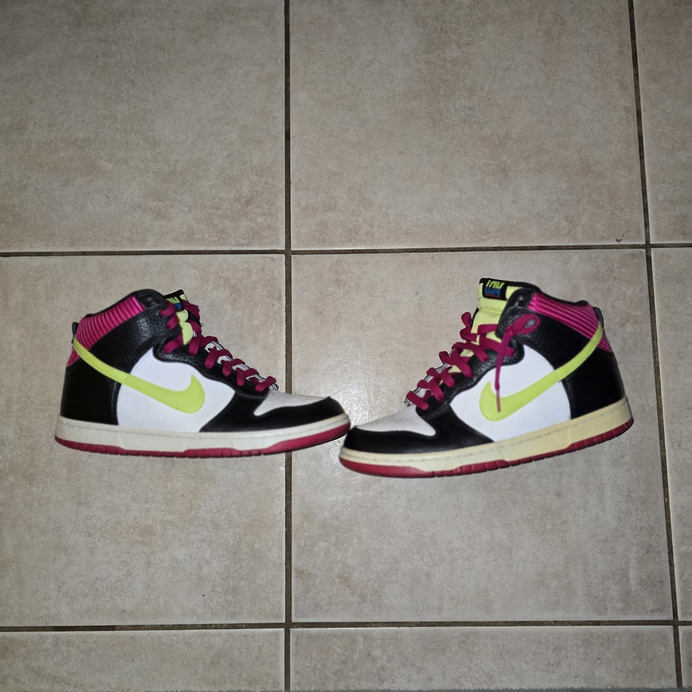 2012 London Nike Sneakers - Black, Pink, Yellow